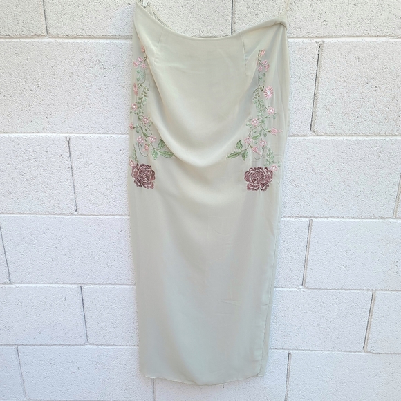House of CB | Lailah Embroidered Floral Maxi Skirt Artichoke Size XS *Skirt Only - Picture 8 of 11
